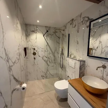 Parklane Seven - Luxurious In Frühstückspension Haarlem
